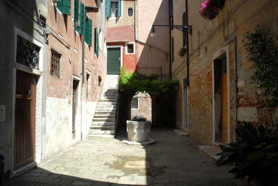Dorsoduro - Corte Della Comare Veneza Exterior foto